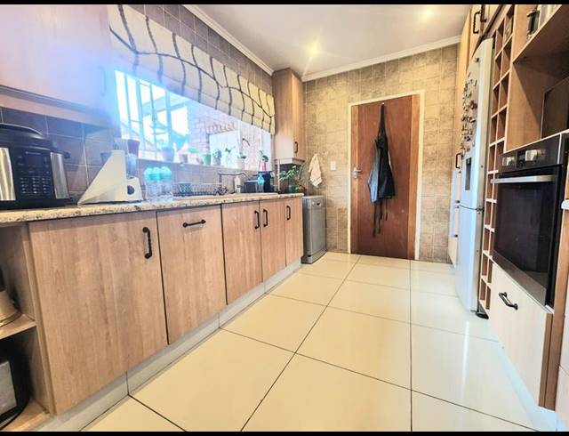 2 BEDROOM SIMPLEX FOR SALE IN BRACKENDOWNS